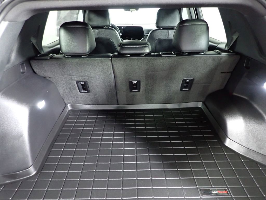 Used 2025 Chevrolet Equinox LT w/ Convenience Package II image 16