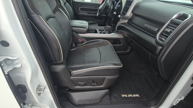 Used 2025 RAM 2500 Laramie AWD/4WD image 31