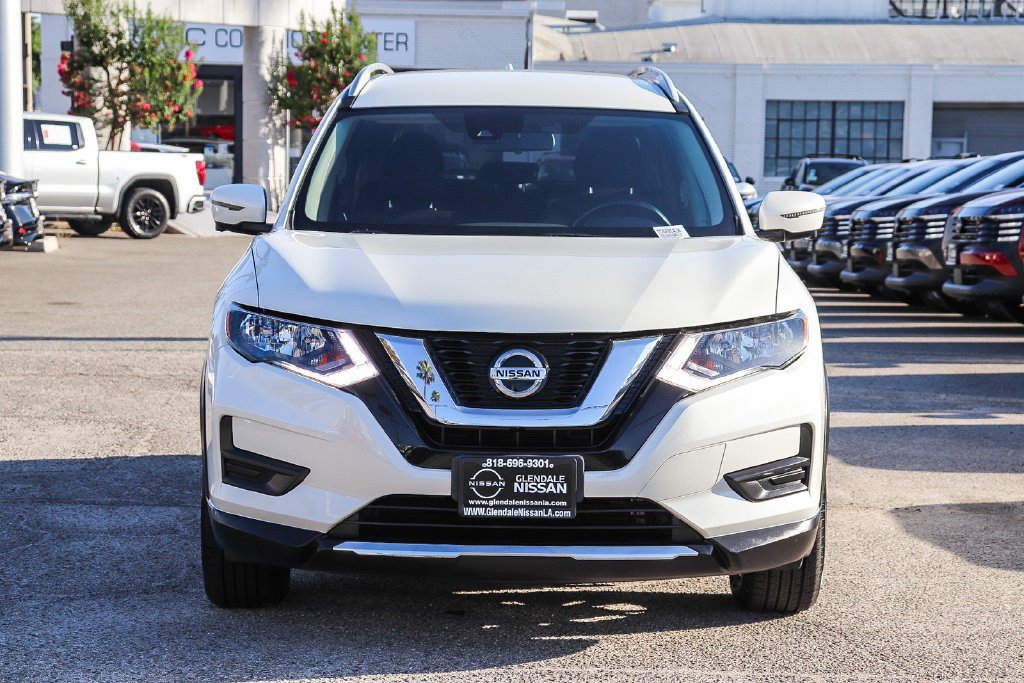 Used 2019 Nissan Rogue SV w/ Premium Package FWD image 2