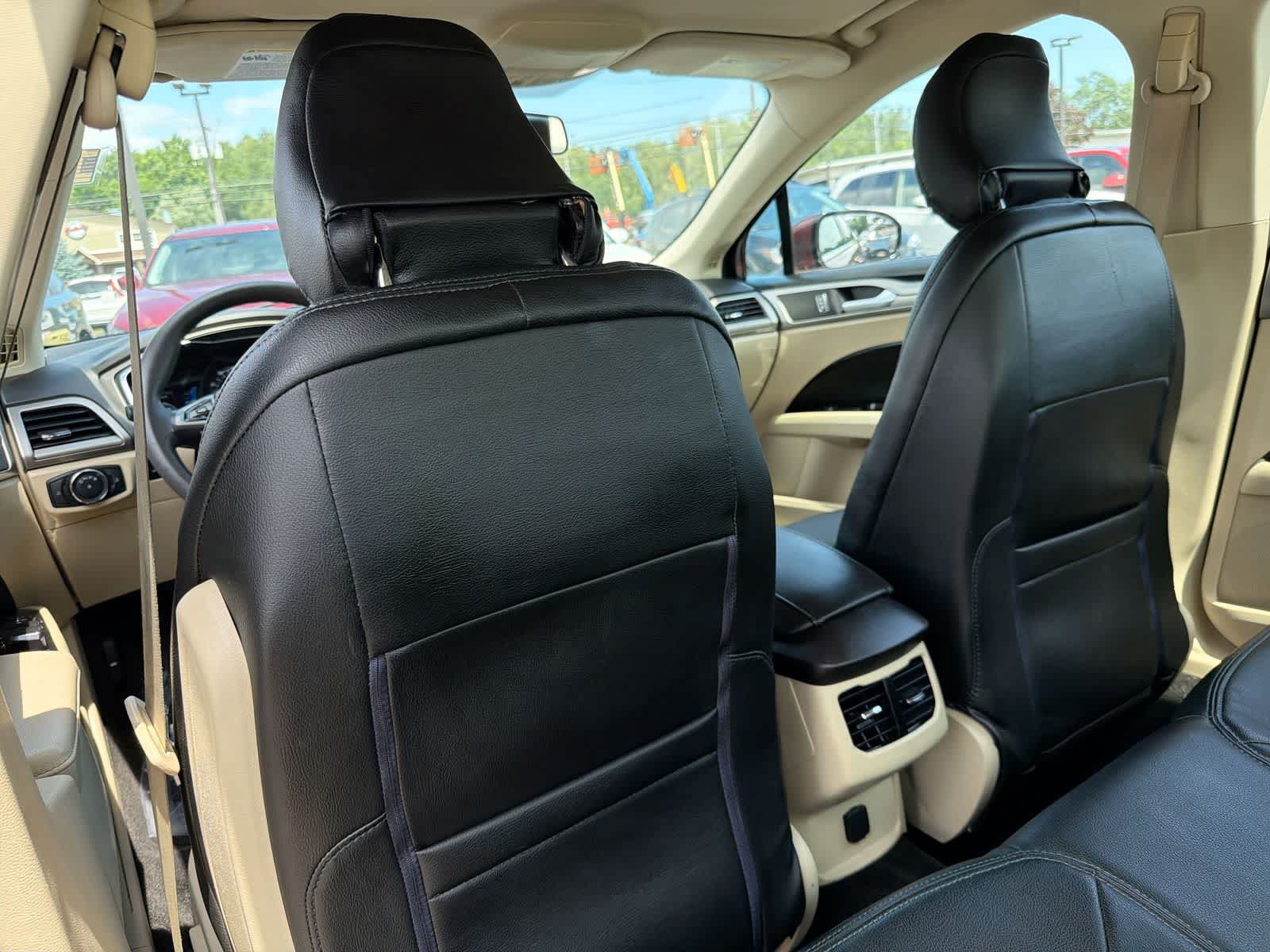 Used 2016 Ford Fusion SE FWD image 19