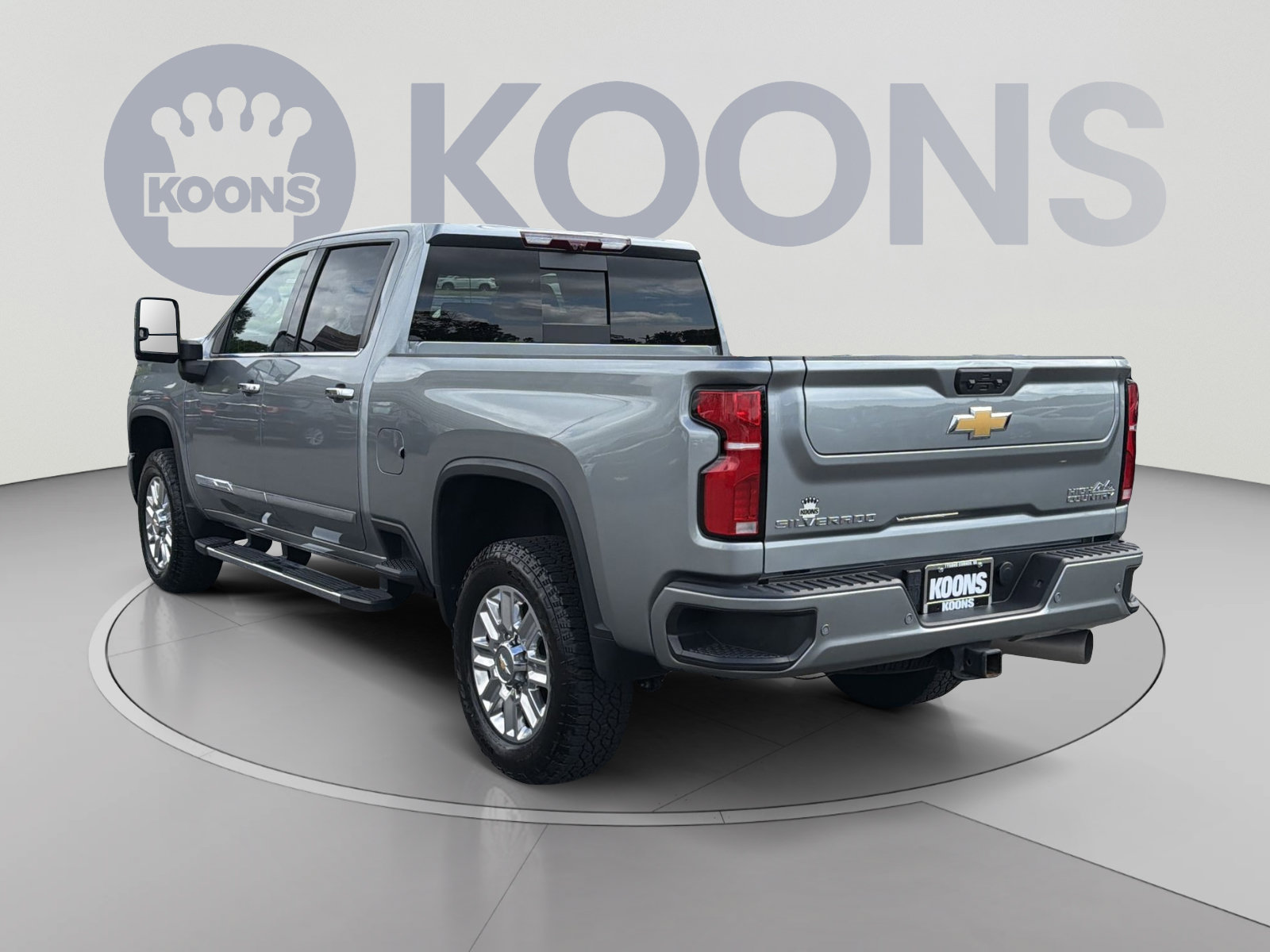Used 2024 Chevrolet Silverado 2500 High Country w/ High Country Premium Package AWD/4WD image 4