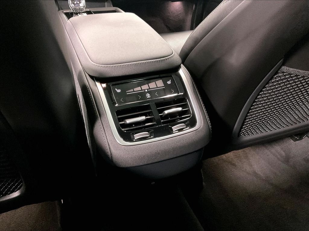 Used 2026 Volvo XC90 B6 Ultra w/ Protection Package Premier AWD/4WD image 29