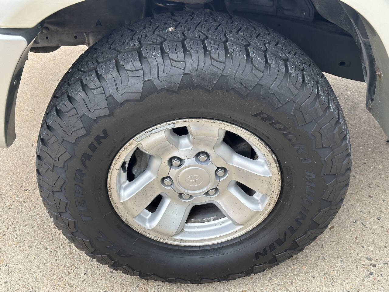 Used 2000 Toyota 4Runner Limited image 34