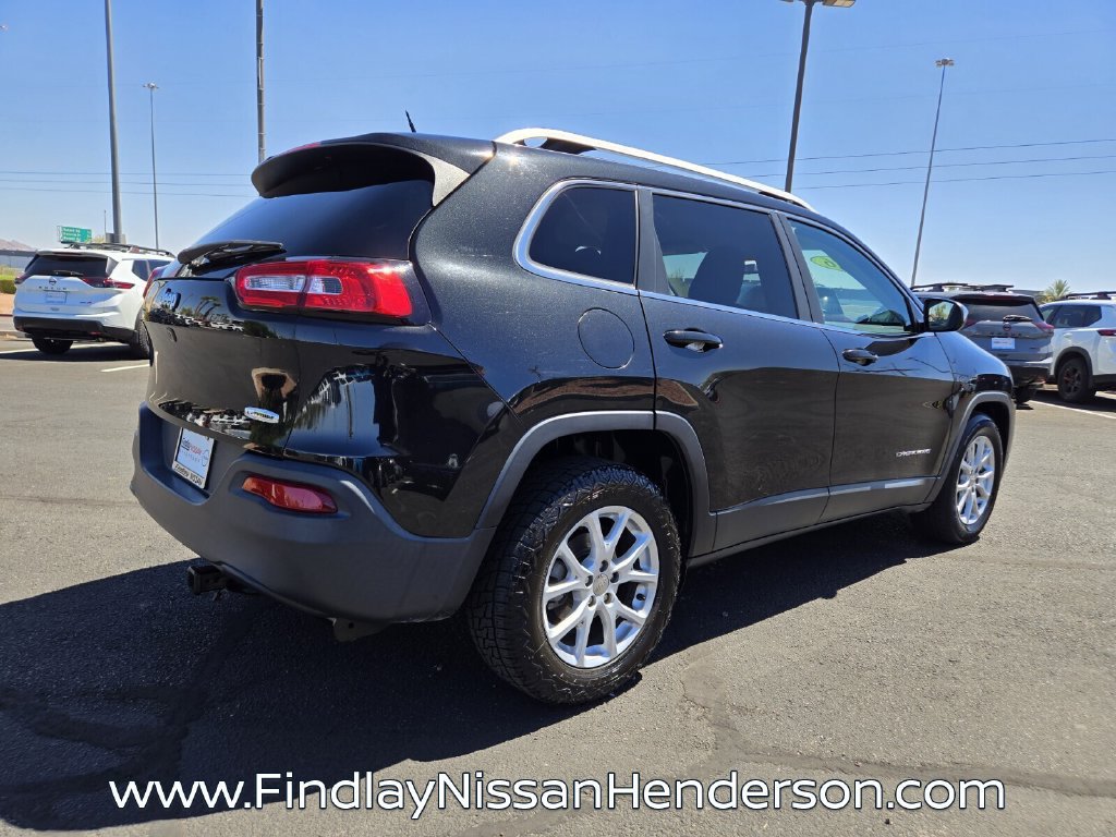 Used 2016 Jeep Cherokee Latitude FWD image 6