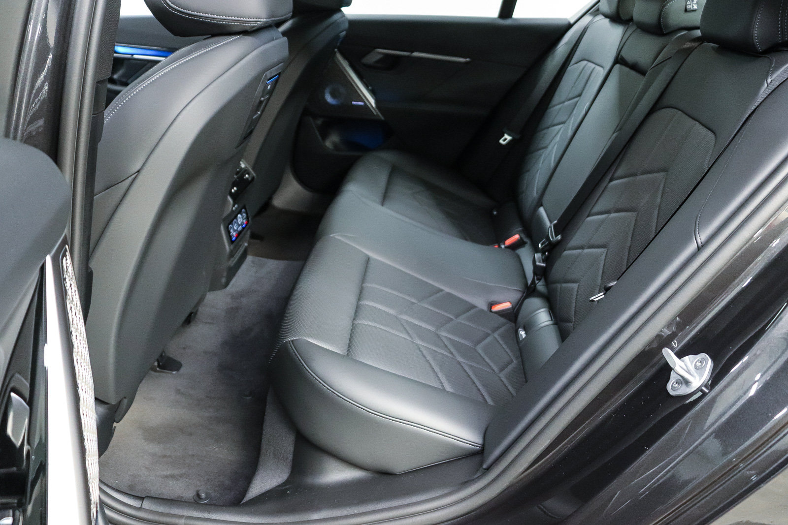 New 2026 BMW i5 M60 w/ Premium Package AWD/4WD image 19