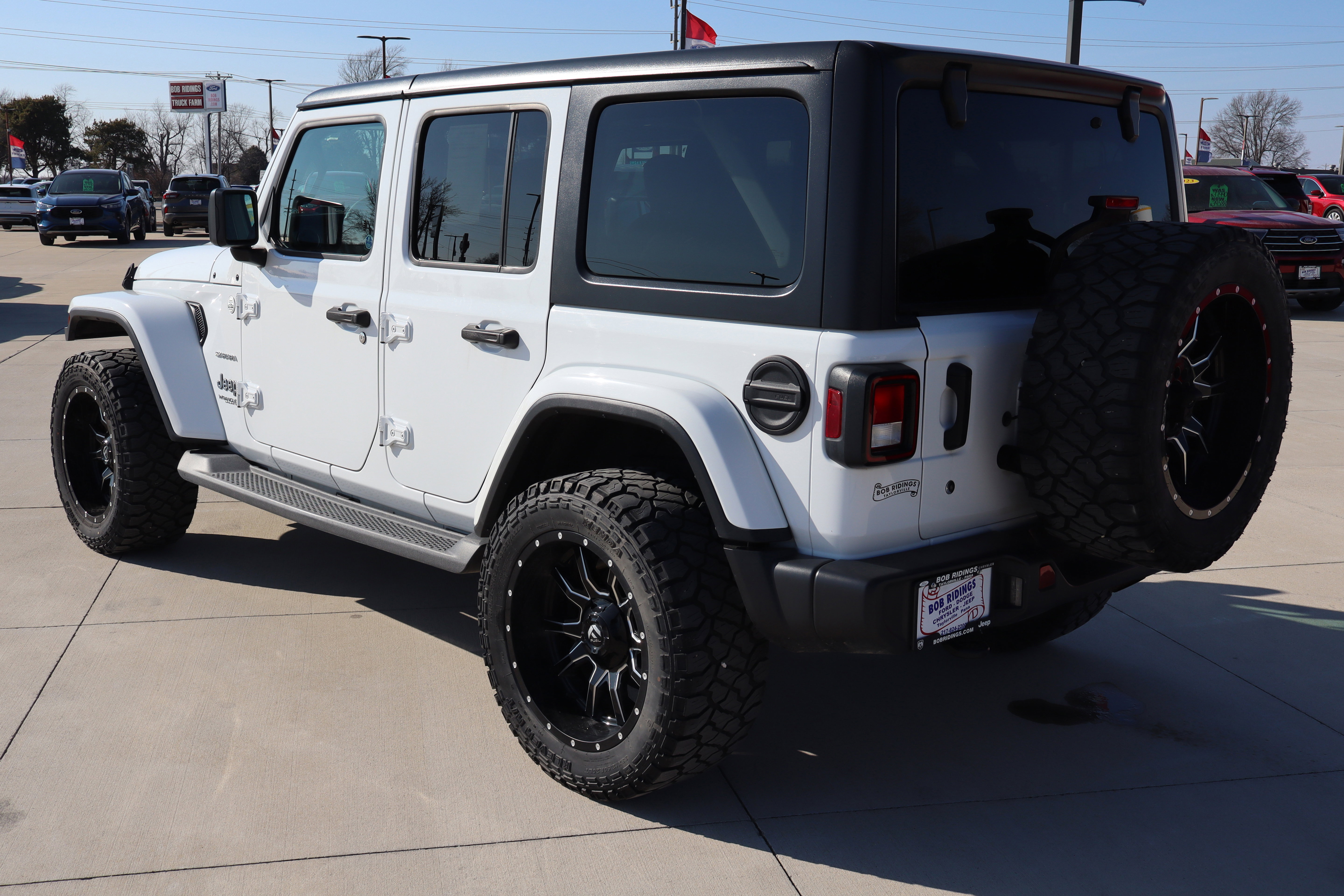 Used 2018 Jeep Wrangler Unlimited Sahara image 8