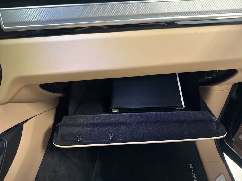 Certified 2023 Porsche Cayenne Platinum Edition image 36