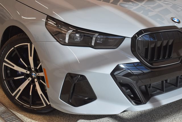 New 2027 BMW 530i xDrive w/ M Sport Package AWD/4WD image 31