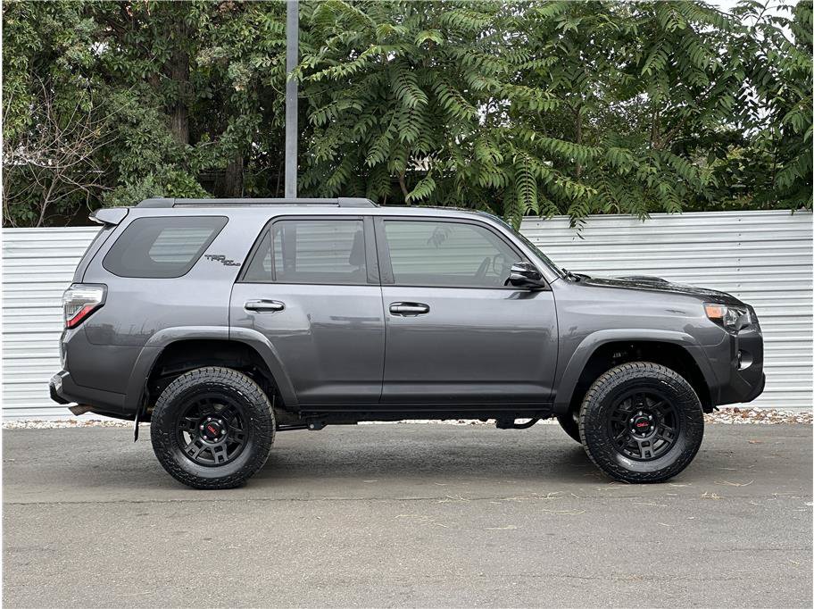 Used 2023 Toyota 4Runner TRD Off-Road Premium w/ Moonroof Package AWD/4WD image 11