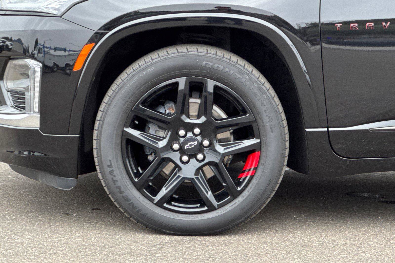 Used 2023 Chevrolet Traverse Premier w/ Redline Edition image 30