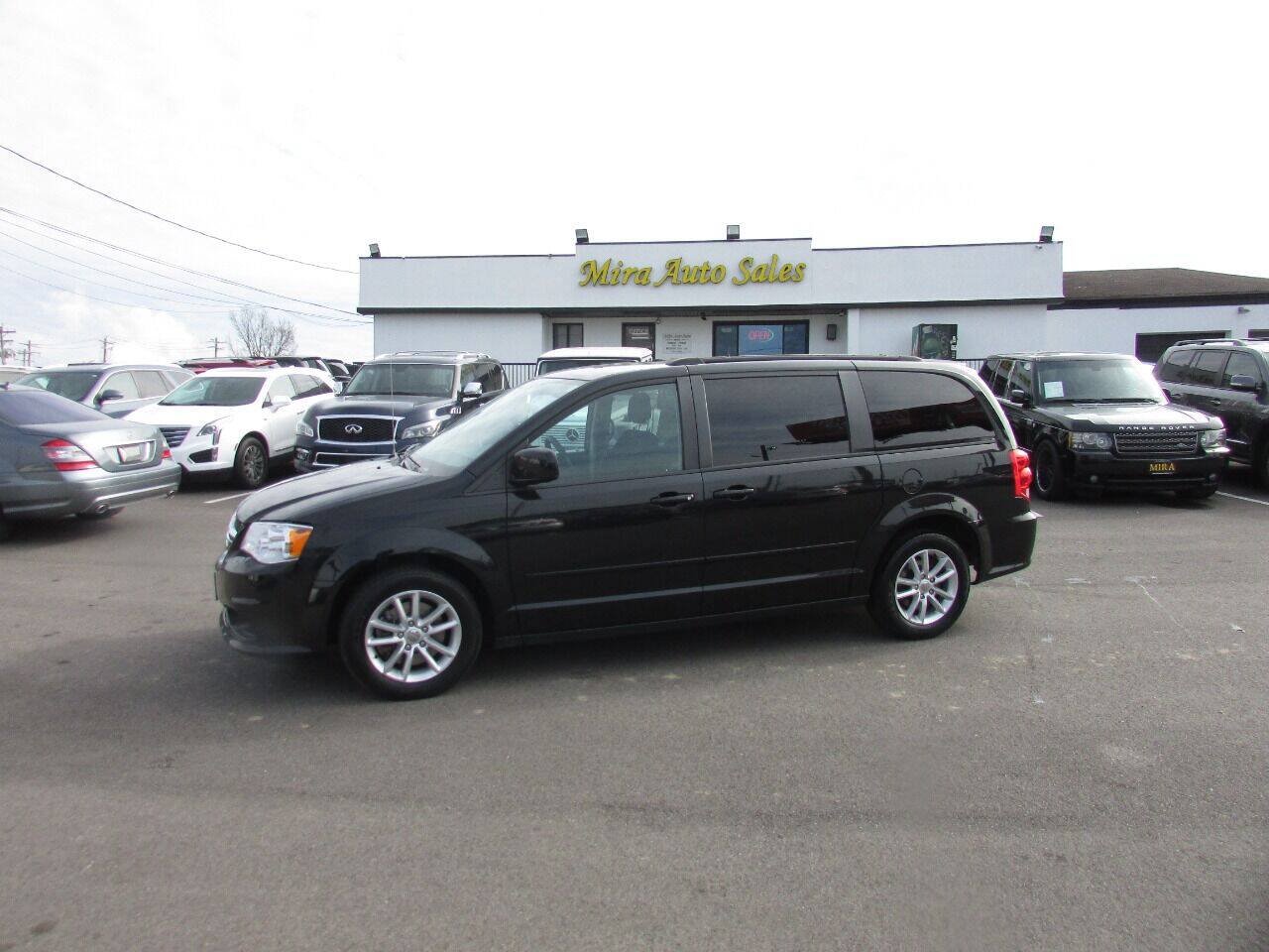 Used 2015 Dodge Grand Caravan SXT FWD image 1