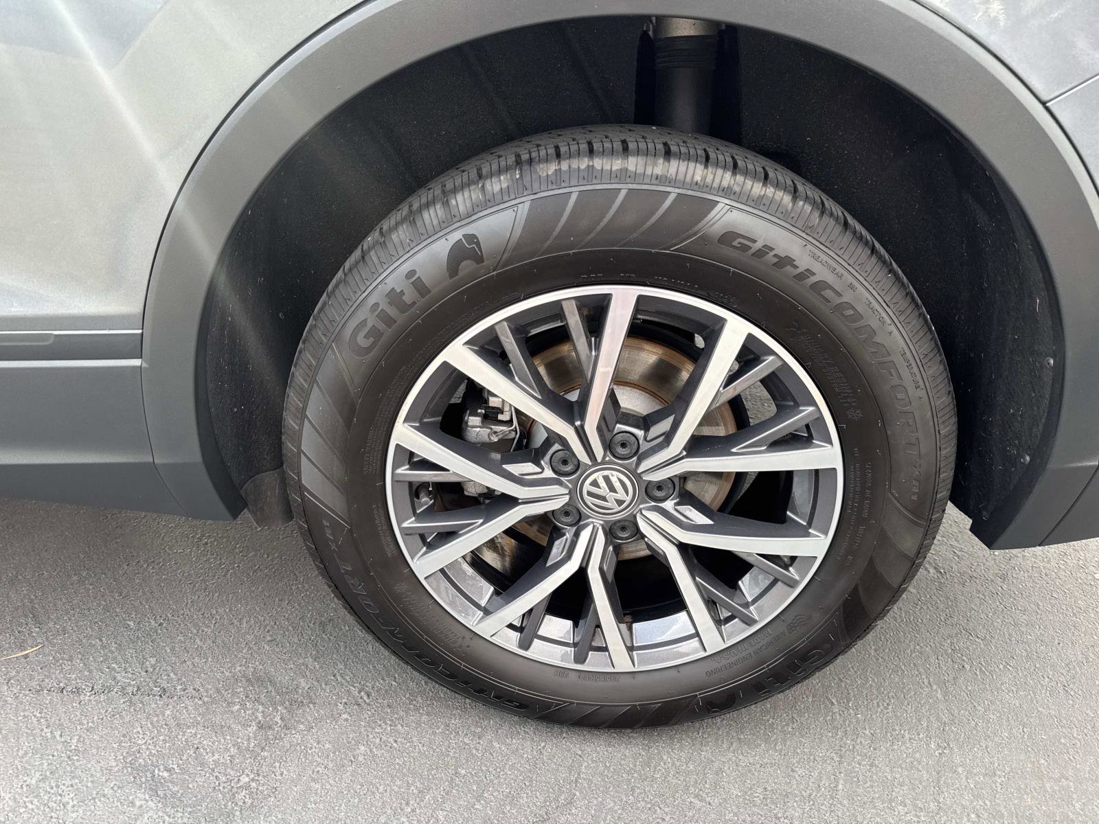 Used 2021 Volkswagen Tiguan S image 6