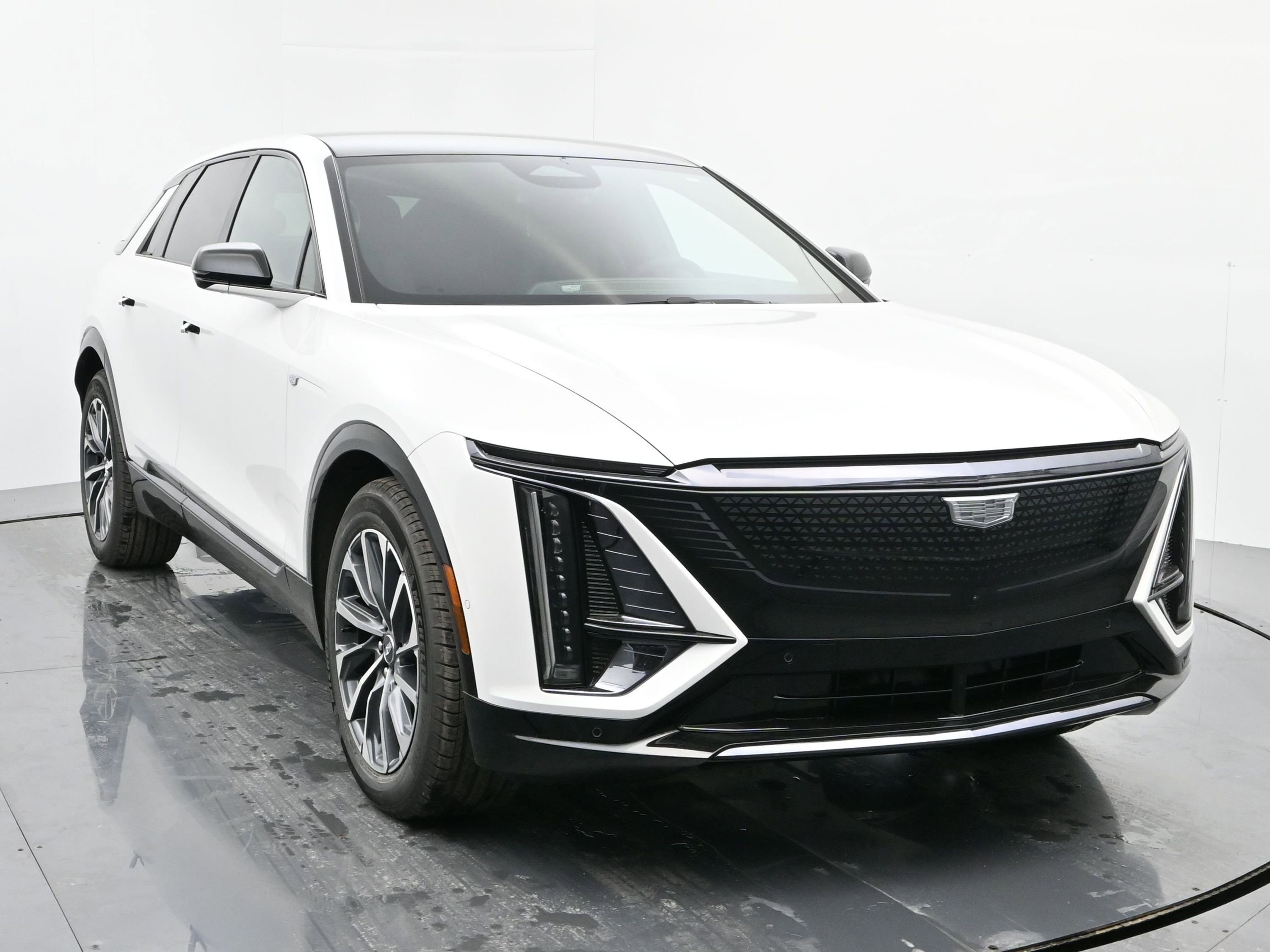 New 2025 Cadillac Lyriq Sport image 8