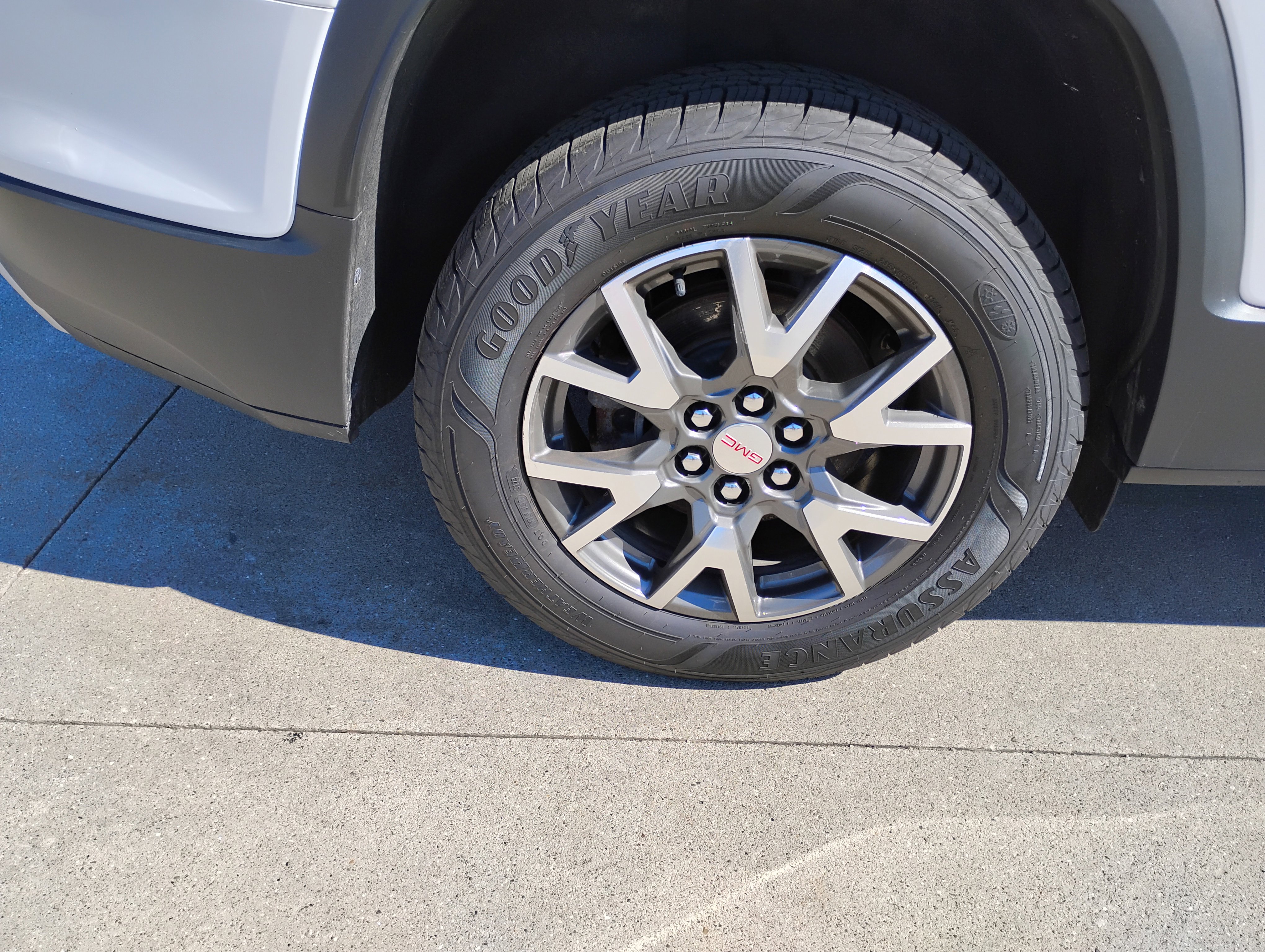 Used 2022 GMC Acadia SLE w/ Driver Convenience Package image 27