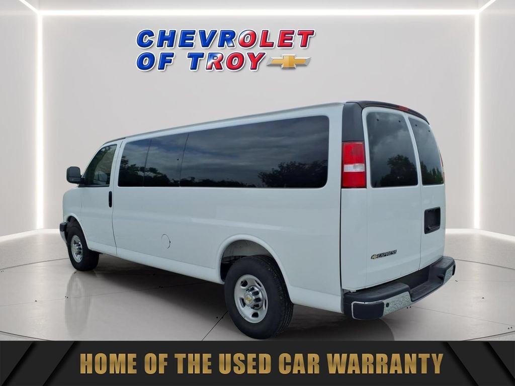 Used 2025 Chevrolet Express 3500 LT w/ LT Preferred Equipment Group RWD image 7