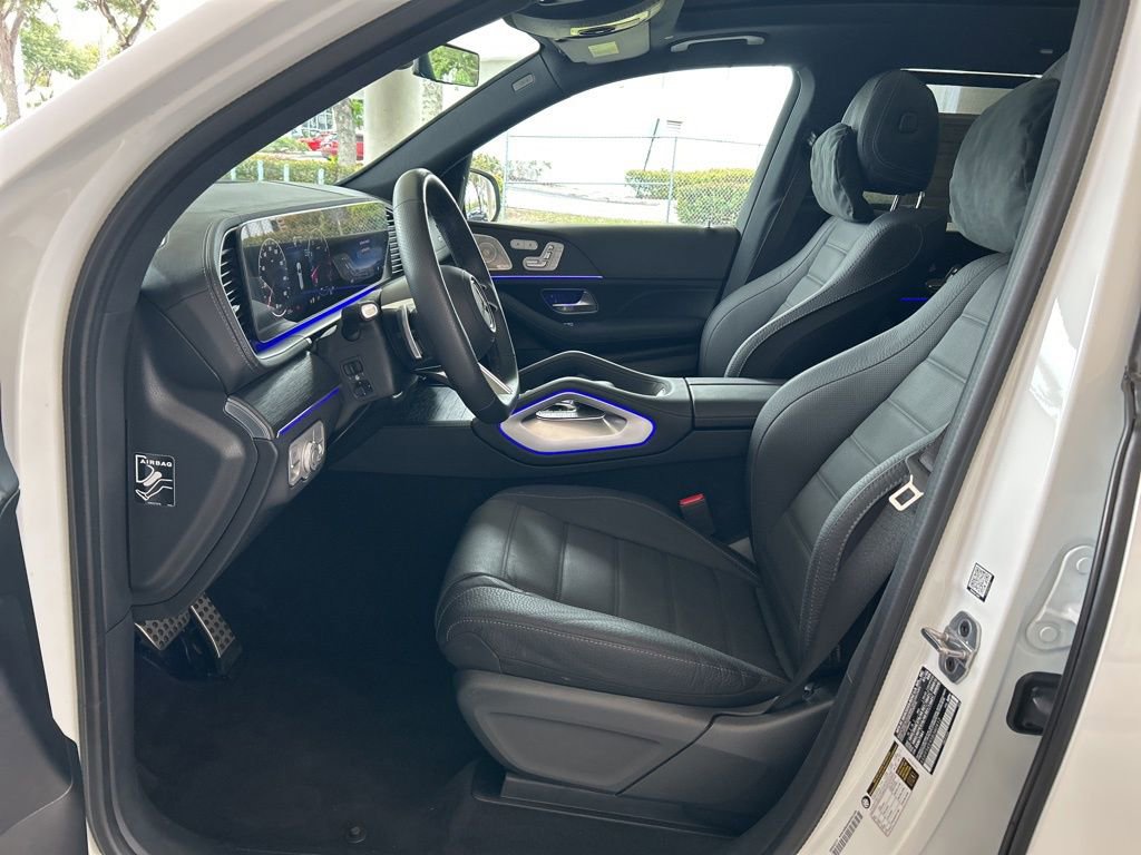 Used 2025 Mercedes-Benz GLS 450 4MATIC image 9