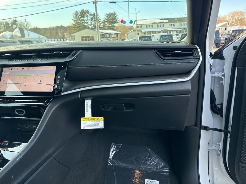 New 2026 Jeep Grand Cherokee Laredo image 30