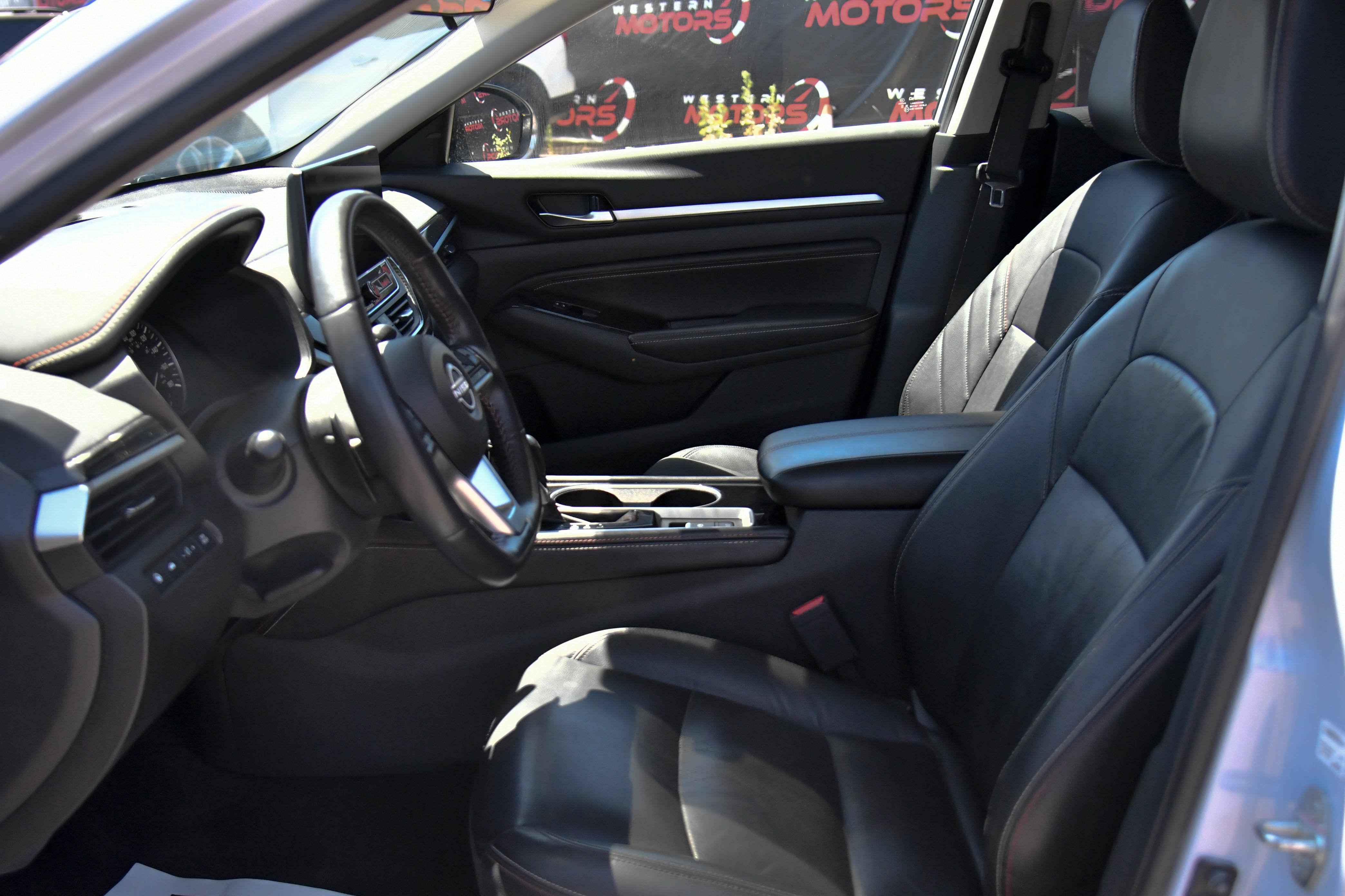 Used 2023 Nissan Altima 2.0 SR FWD image 18