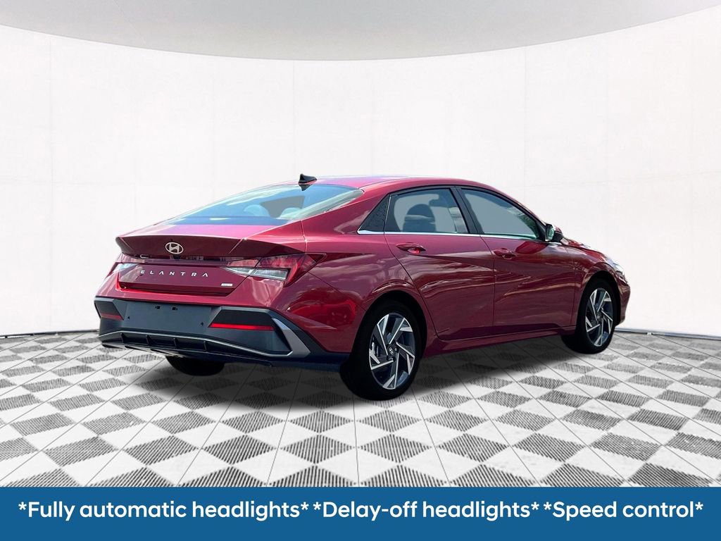 New 2025 Hyundai Elantra Limited image 12