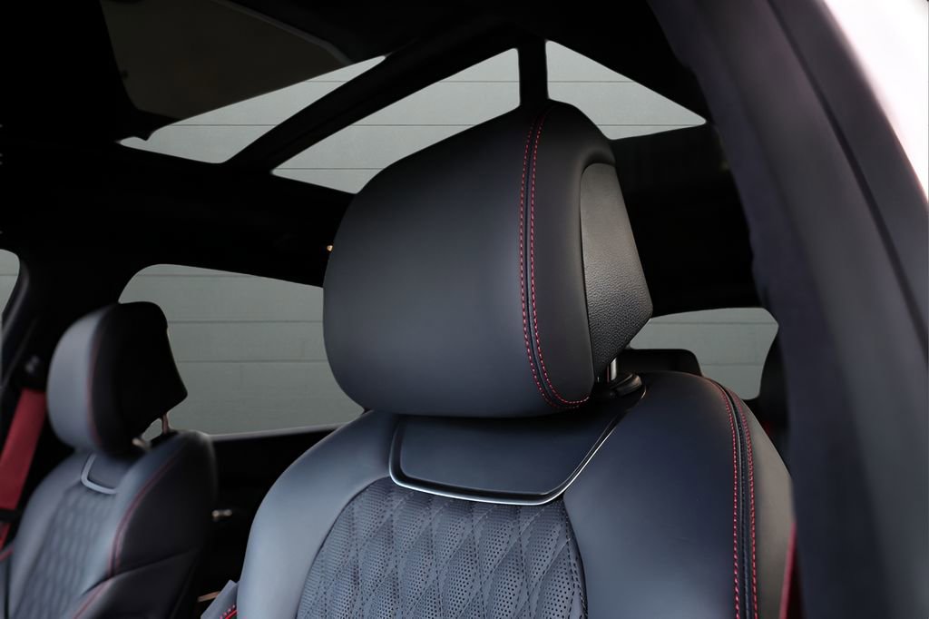 Used 2024 Genesis GV70 3.5T Sport w/ Sport Advanced Package image 50