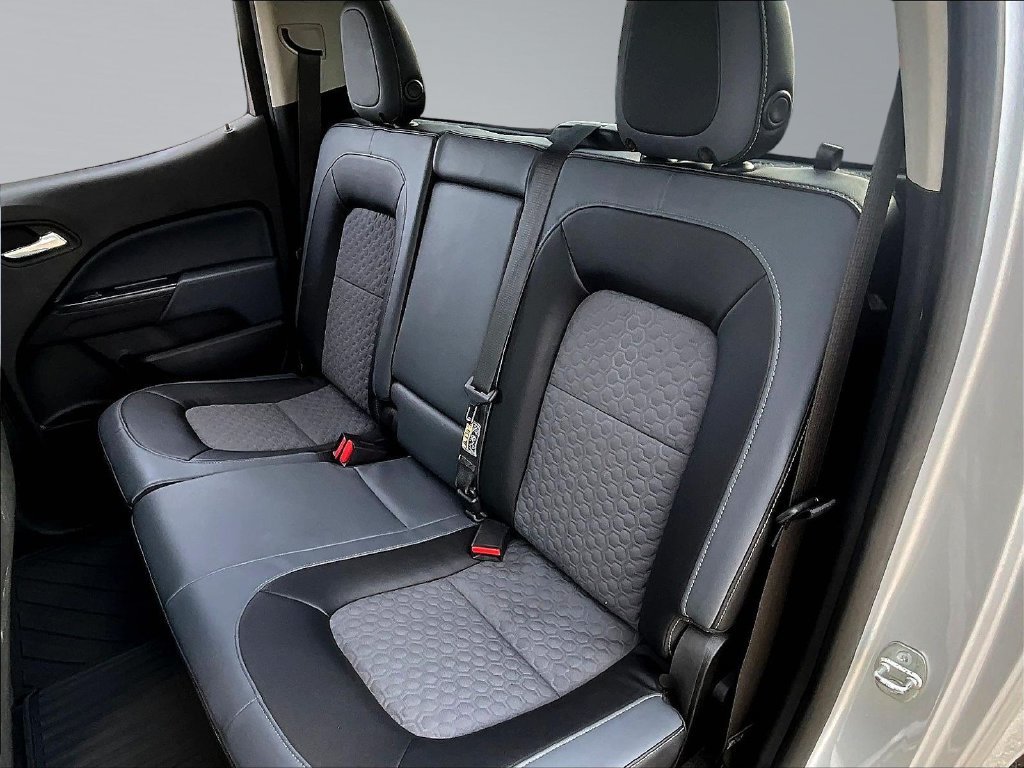 Used 2015 Chevrolet Colorado Z71 AWD/4WD image 24