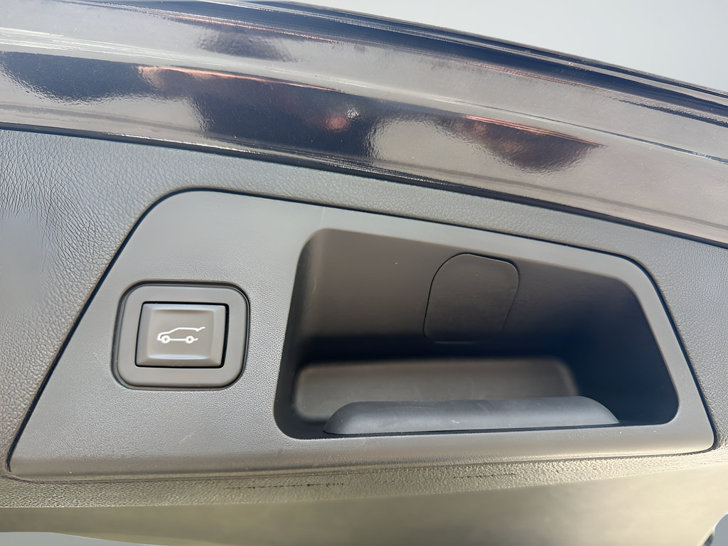 Used 2020 Buick Envision Premium AWD/4WD image 13