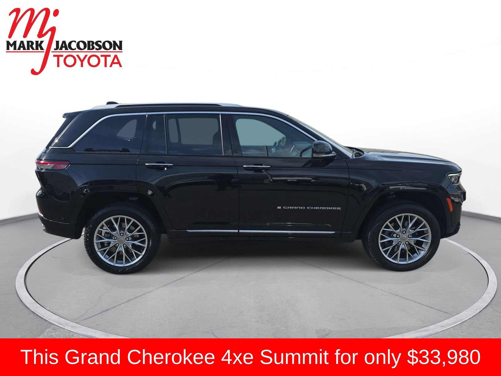 Used 2022 Jeep Grand Cherokee Summit w/ Advanced Protech Group IV AWD/4WD image 8