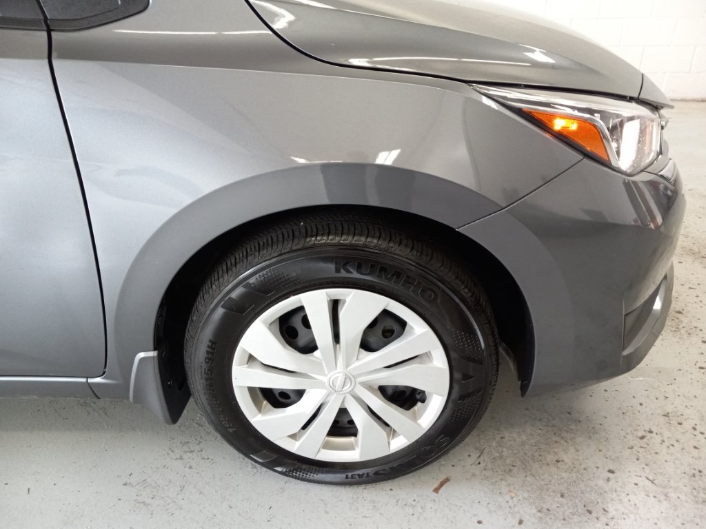 Used 2024 Nissan Versa S FWD image 3