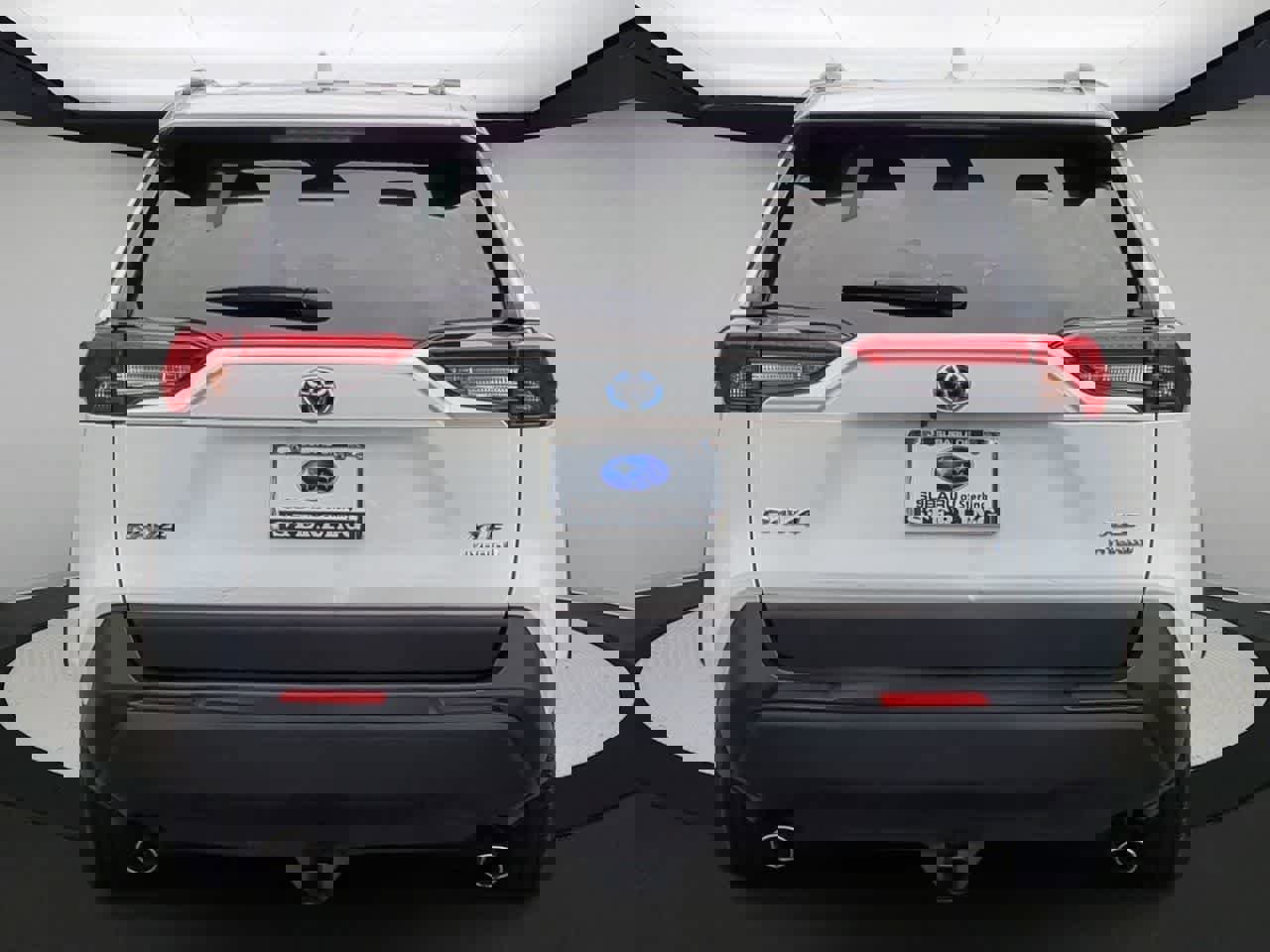 Used 2020 Toyota RAV4 XLE image 7
