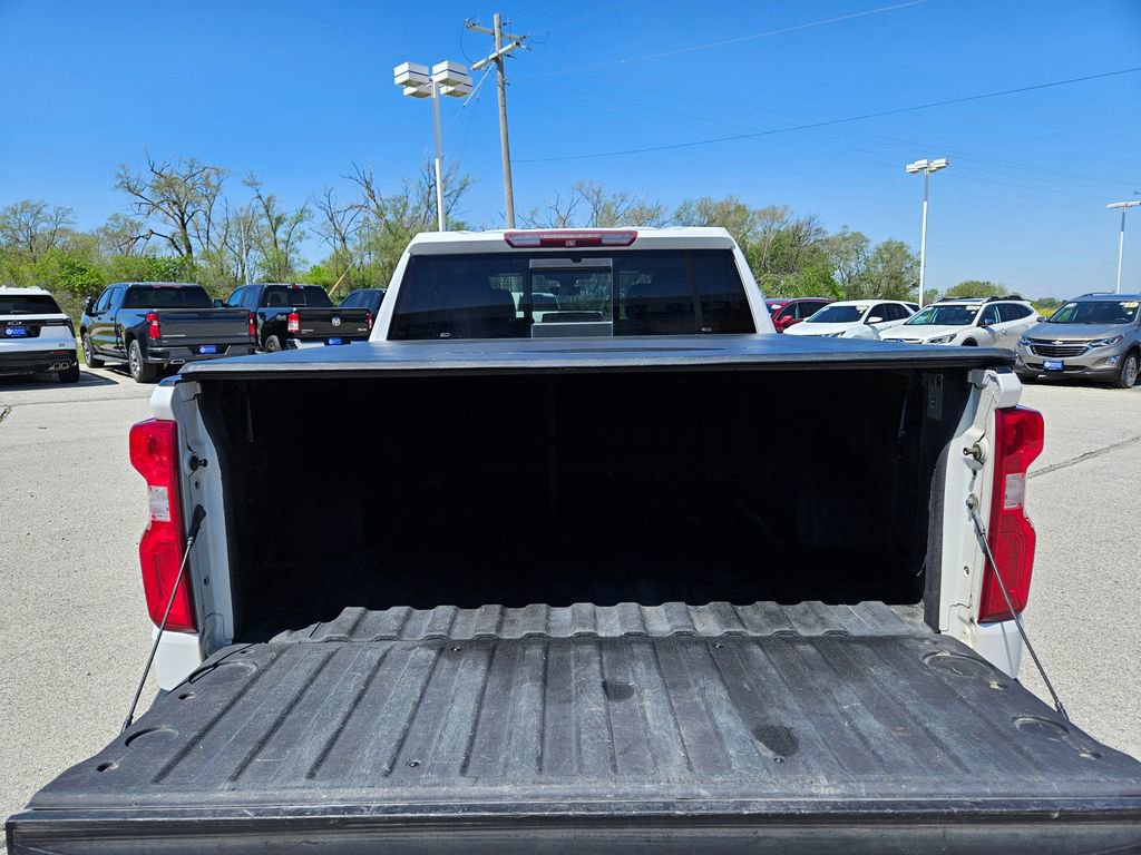 Used 2019 Chevrolet Silverado 1500 High Country w/ Technology Package AWD/4WD image 9
