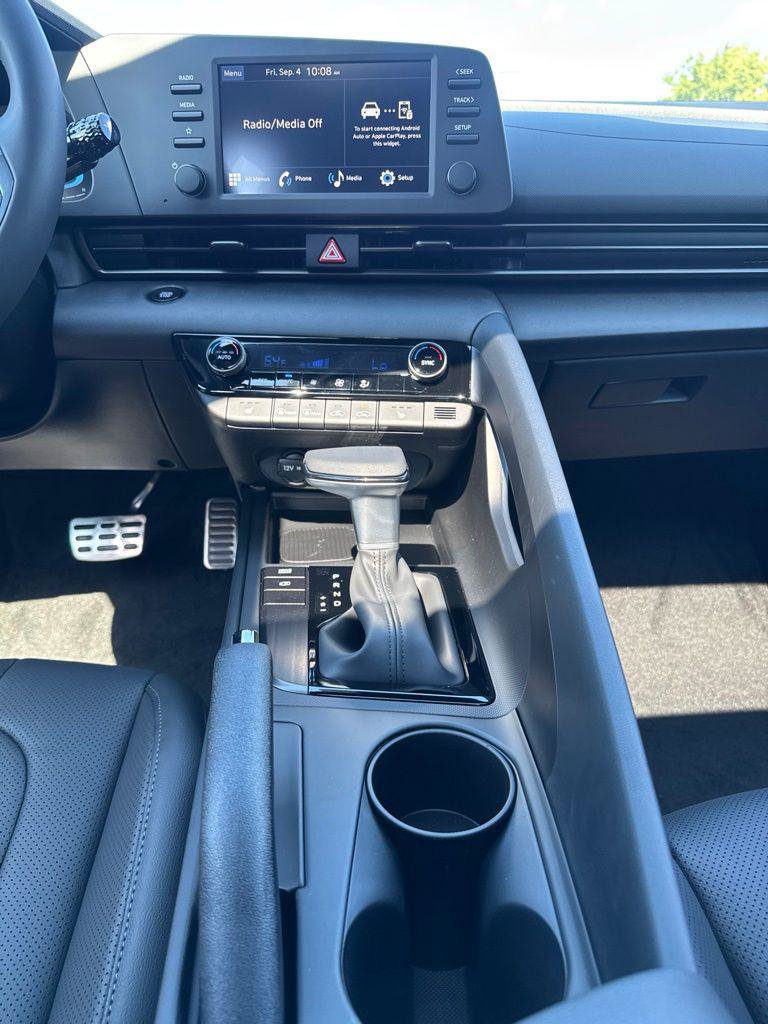 New 2026 Hyundai Elantra SEL Sport FWD image 23