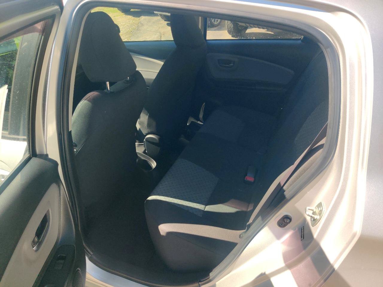 Used 2015 Toyota Yaris LE FWD image 13