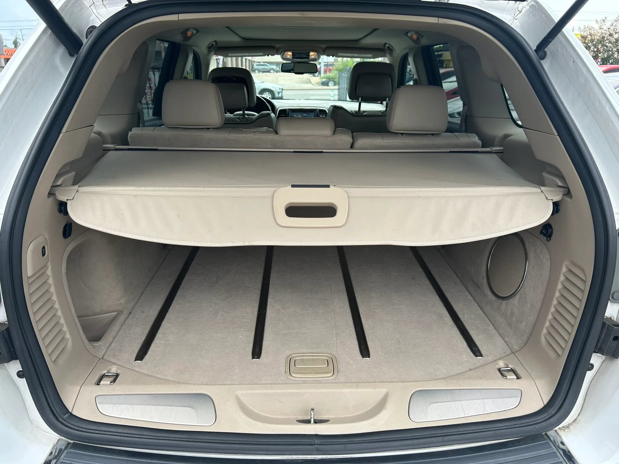Used 2015 Jeep Grand Cherokee Overland AWD/4WD image 34