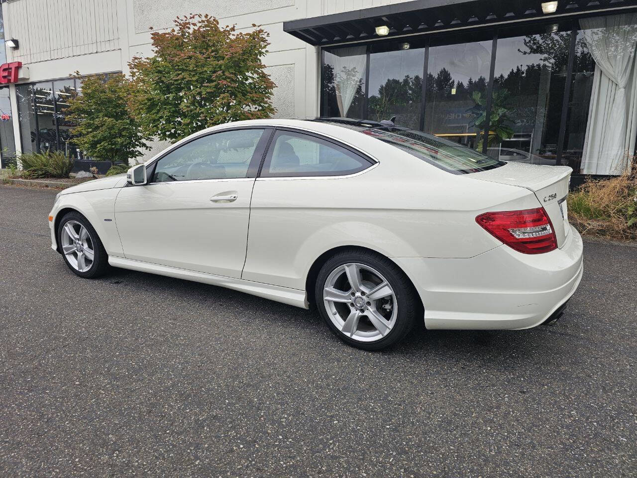 Used 2012 Mercedes-Benz C 250 Coupe image 4