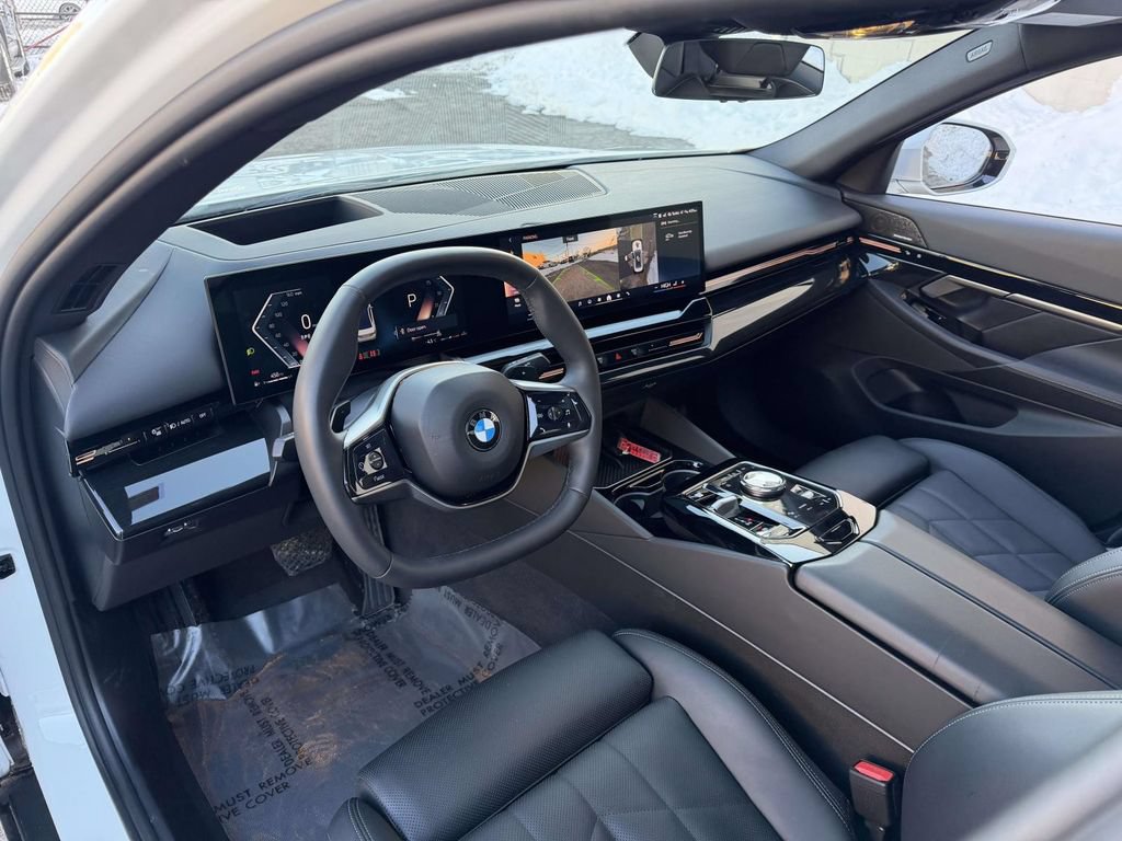 Used 2026 BMW 530i xDrive AWD/4WD image 27