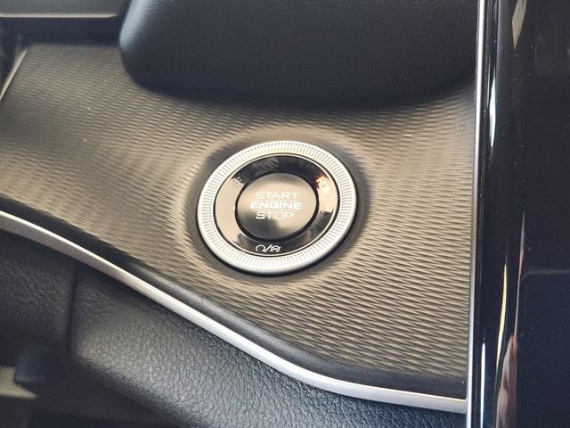 Used 2025 Jeep Grand Cherokee Altitude RWD image 8