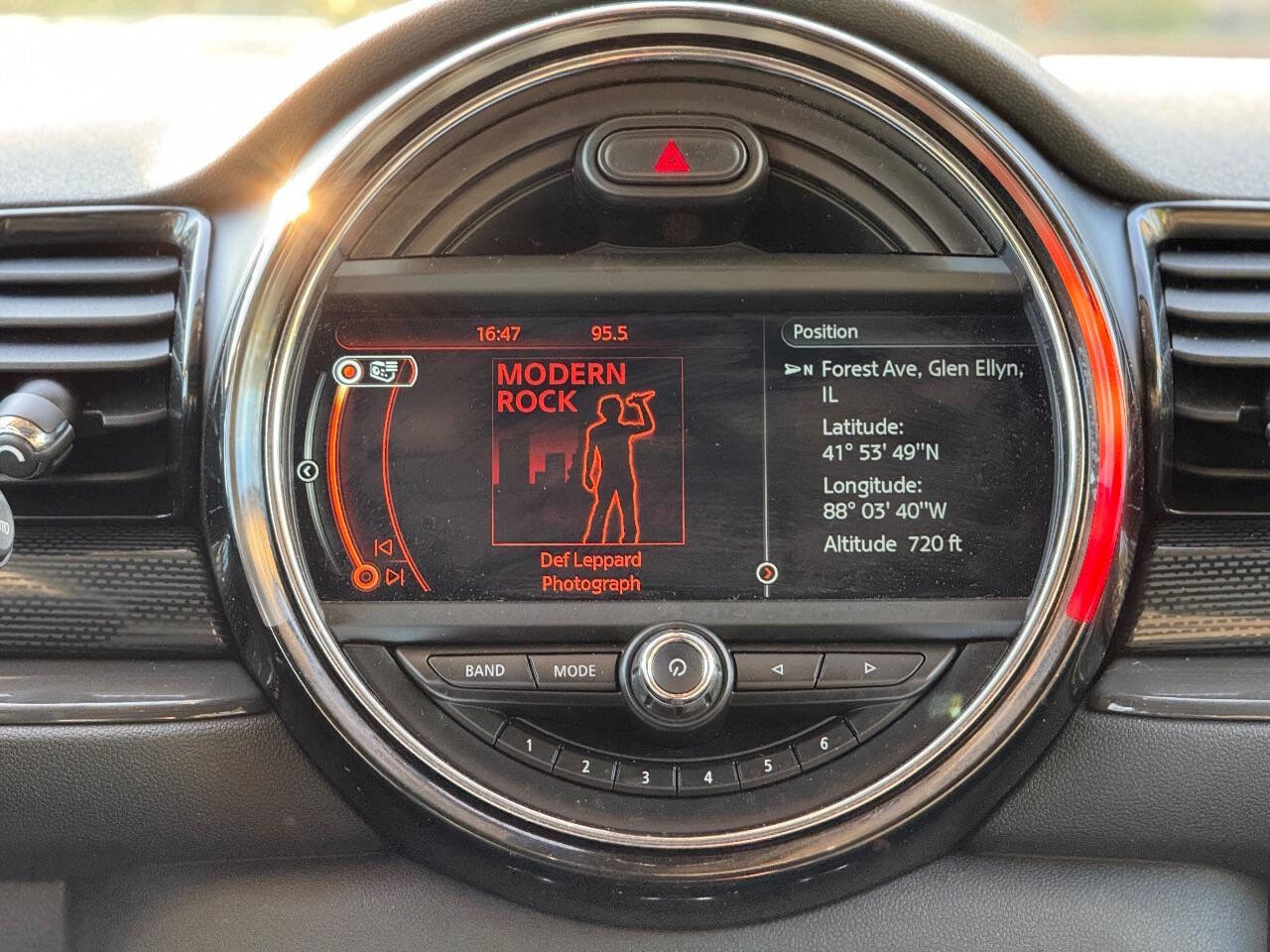 Used 2017 MINI Cooper Clubman S image 12