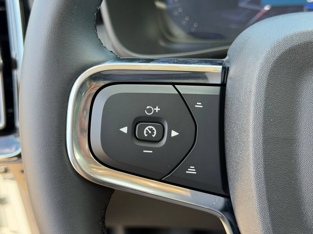 New 2026 Volvo XC40 B5 Plus w/ Protection Package Premier AWD/4WD image 19