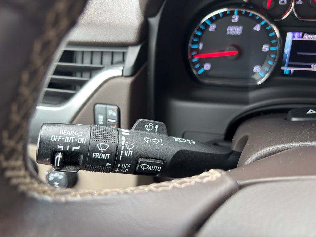 Used 2017 Chevrolet Suburban LT image 33