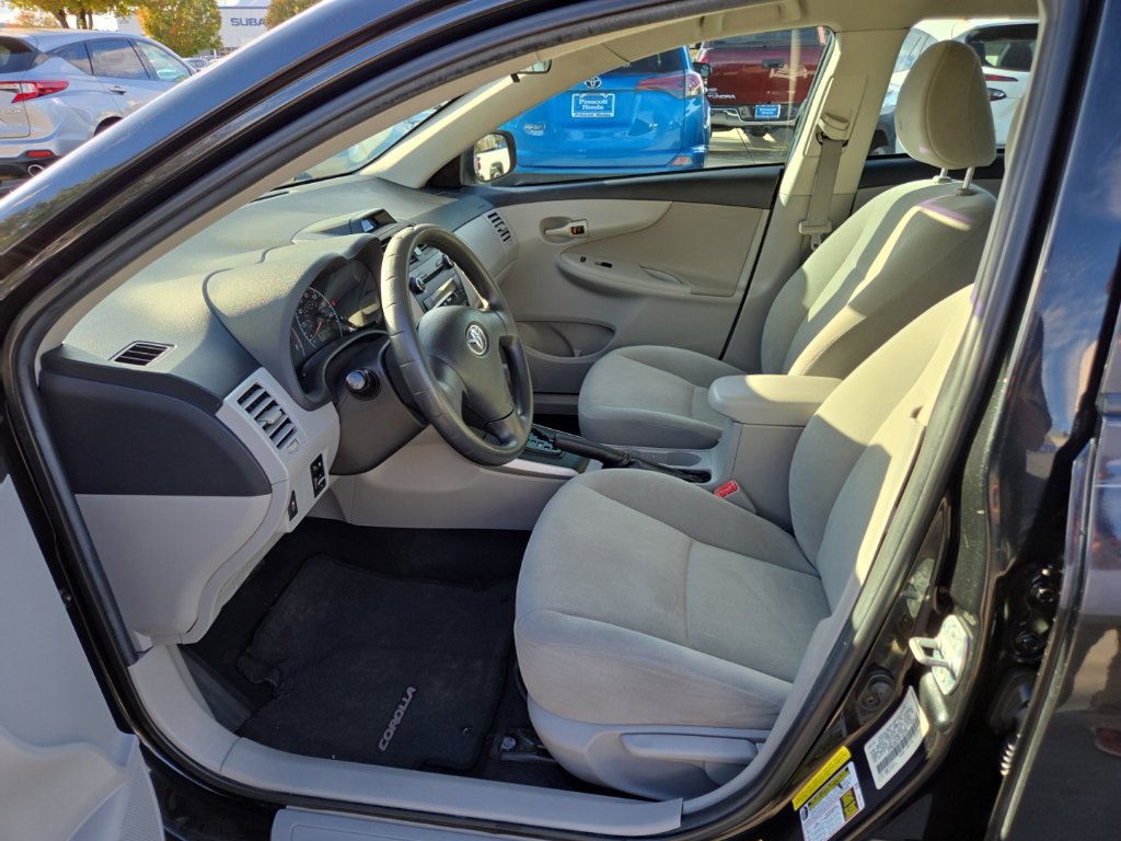 Used 2013 Toyota Corolla L FWD image 15