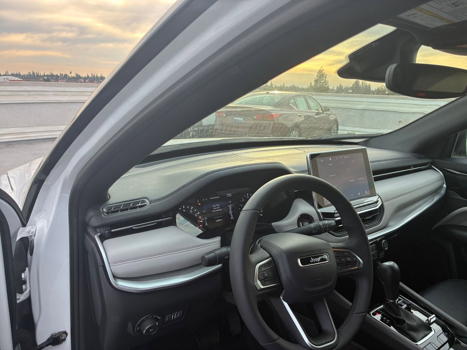 Used 2025 Jeep Compass Limited image 35