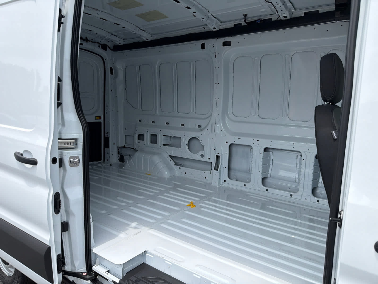 New 2026 Ford Transit 250 148 Medium Roof RWD image 8