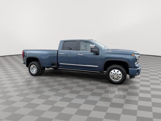 New 2026 Chevrolet Silverado 3500 High Country w/ High Country Premium Package AWD/4WD image 17