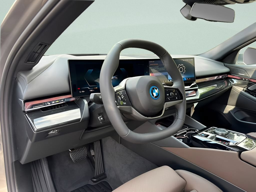 New 2027 BMW i5 eDrive40 AWD/4WD image 9