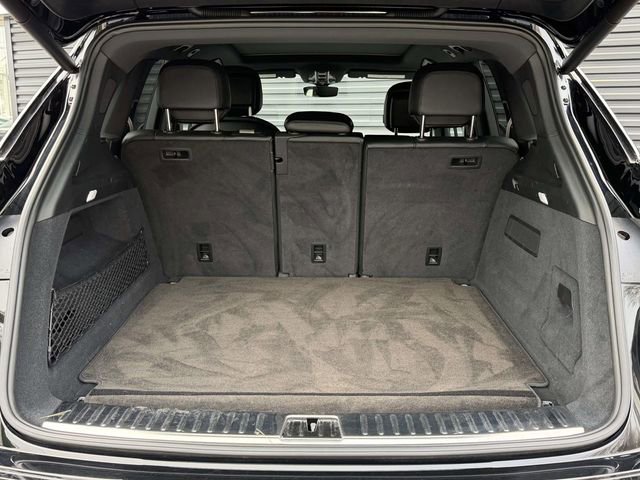 Certified 2023 Porsche Cayenne Platinum Edition image 13