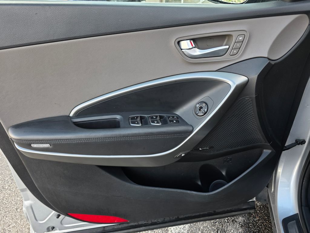 Used 2018 Hyundai Santa Fe Limited image 18