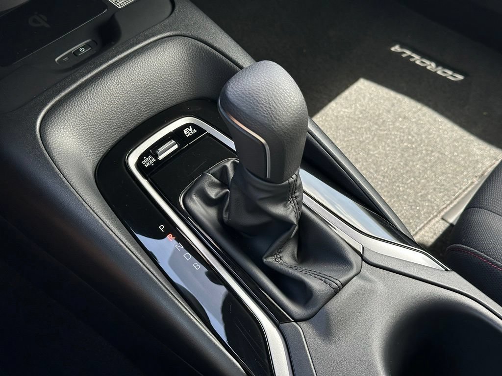 Certified 2026 Toyota Corolla SE w/ SE Premium Package FWD image 32