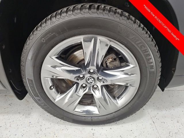 Used 2017 Toyota Highlander Limited Platinum image 8