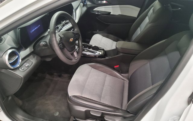 Used 2024 Chevrolet Trax LT image 14