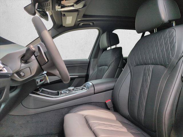 New 2026 BMW X5 xDrive50e w/ M Sport Package AWD/4WD image 4